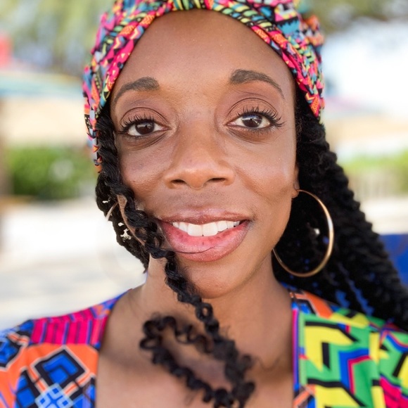 Meet your Posher, Mallory - Picture 1 of 7